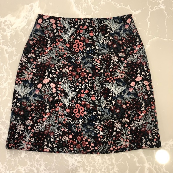 Stunning Embroidered Mini Skirt! - Picture 1 of 4